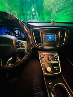 كرايسلر 200